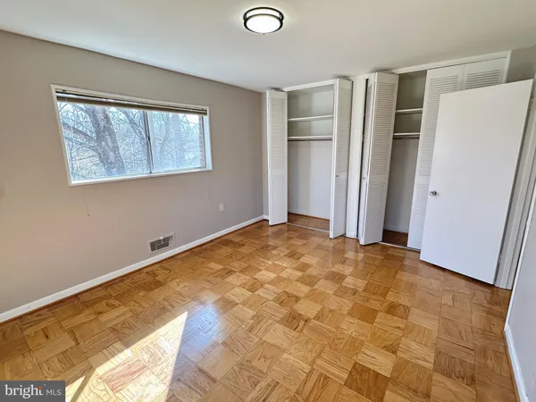 $1,800 | 10670 Weymouth Street, Unit 202, Bethesda, MD 20814