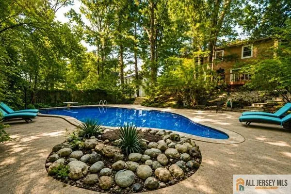 $1,150,000 | 11 Buffalo Run, East Brunswick, NJ 08816