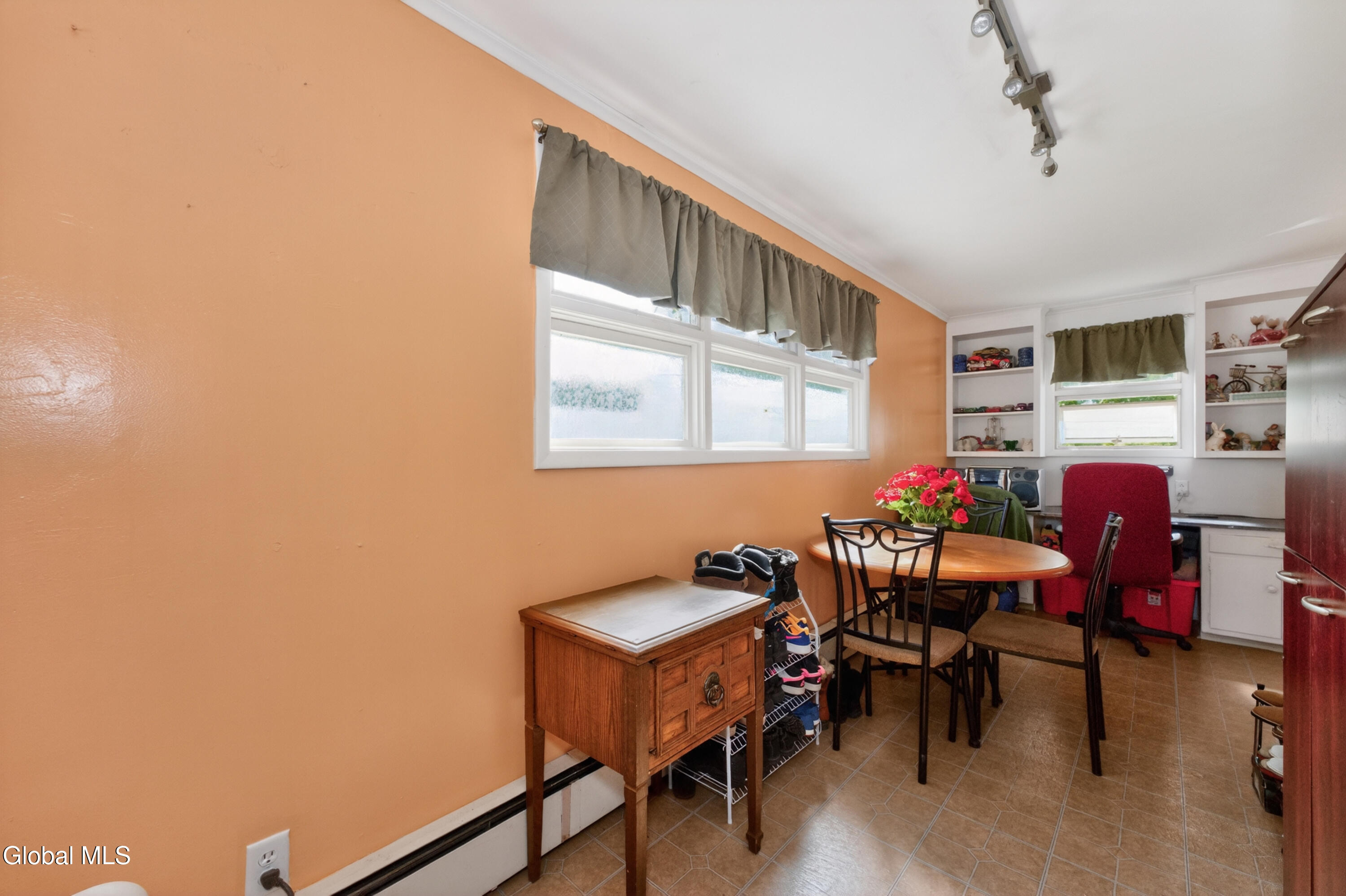 1648 Randolph Road Schenectady, NY 12308 - Photo 12 of 34 3 Office 2