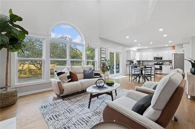 $459,500 | 4113 Southwest Leeward Drive, Lee's Summit, MO 64082