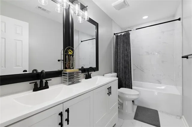 $459,500 | 4113 Southwest Leeward Drive, Lee's Summit, MO 64082