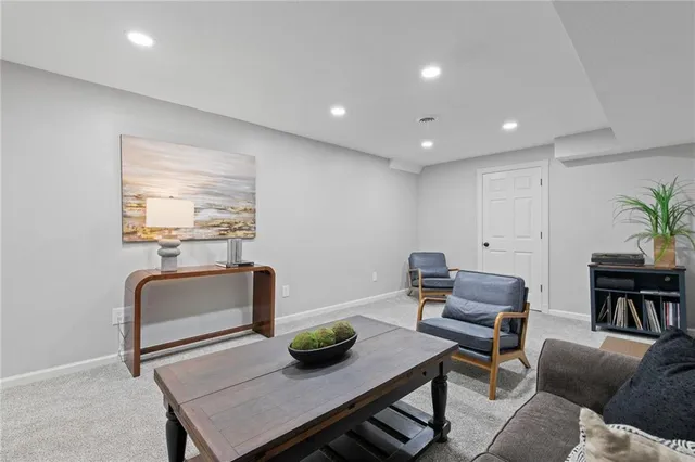 $459,500 | 4113 Southwest Leeward Drive, Lee's Summit, MO 64082