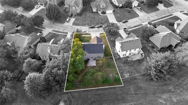 $459,500 | 4113 Southwest Leeward Drive, Lee's Summit, MO 64082