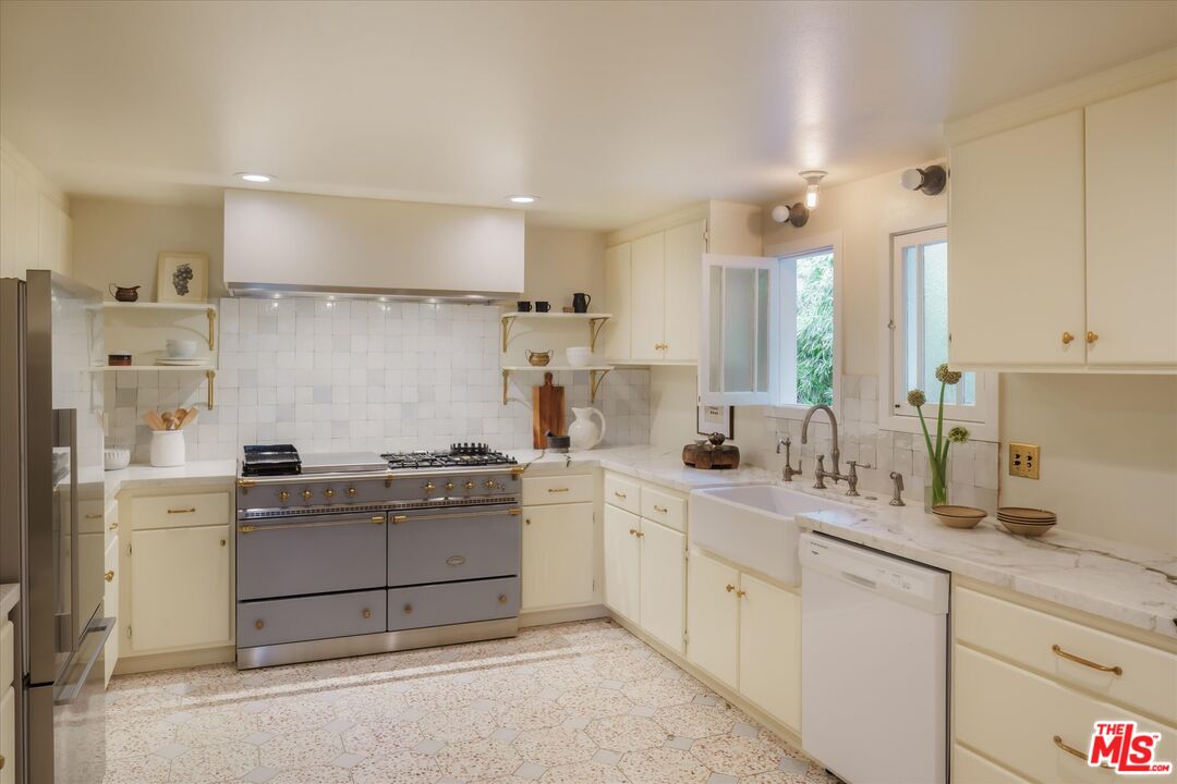 3627 Cody Road Sherman Oaks, CA 91403 - Photo 13 of 63