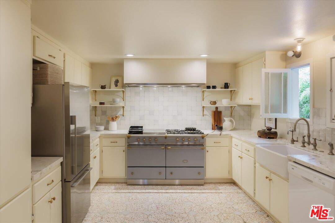 3627 Cody Road Sherman Oaks, CA 91403 - Photo 14 of 63