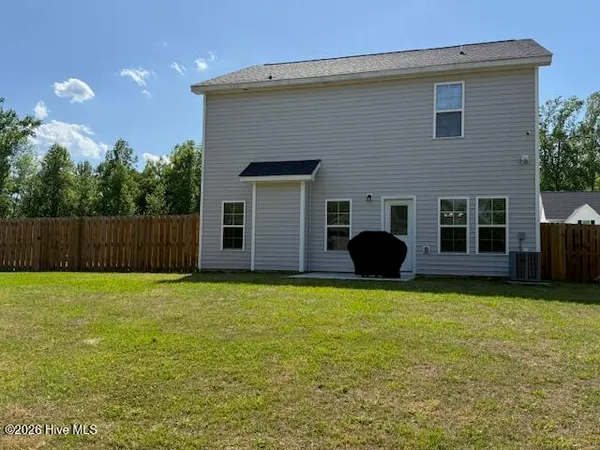 $2,400 | 400 Bulrush Court, Jacksonville, NC 28540