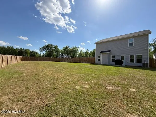 $2,400 | 400 Bulrush Court, Jacksonville, NC 28540