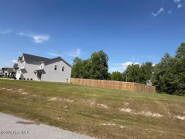 $2,400 | 400 Bulrush Court, Jacksonville, NC 28540