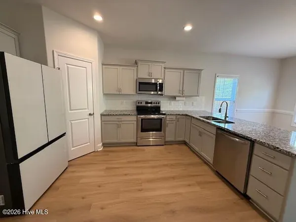 $2,400 | 400 Bulrush Court, Jacksonville, NC 28540