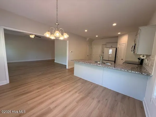 $2,400 | 400 Bulrush Court, Jacksonville, NC 28540