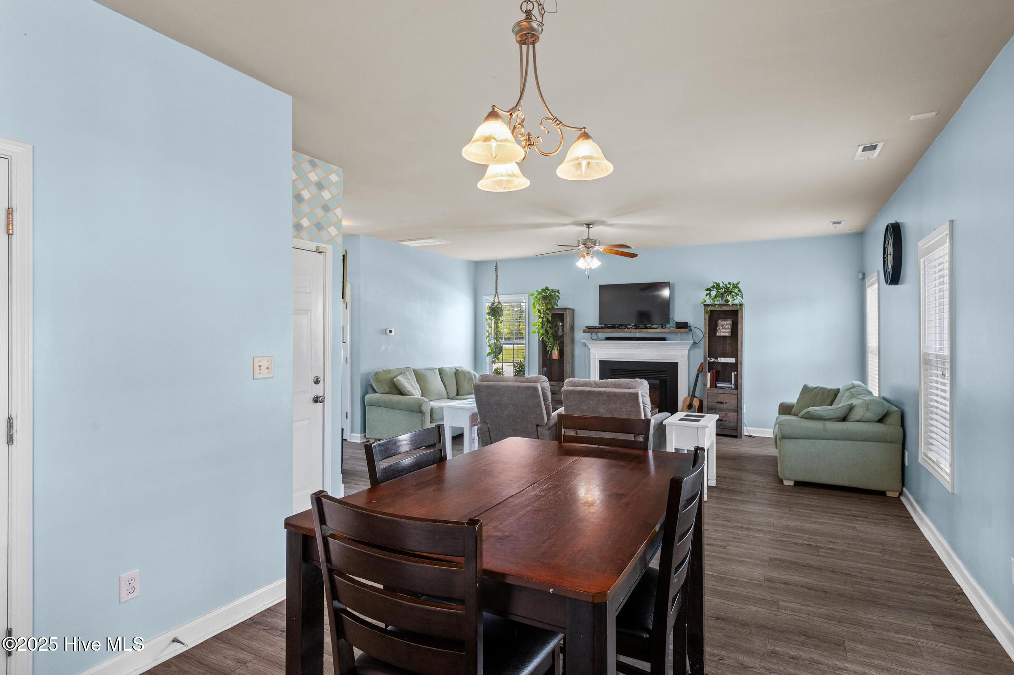 134 Inverness Drive Hubert, NC 28539 - Photo 8 of 43 Dining:Family Room - 1st floor