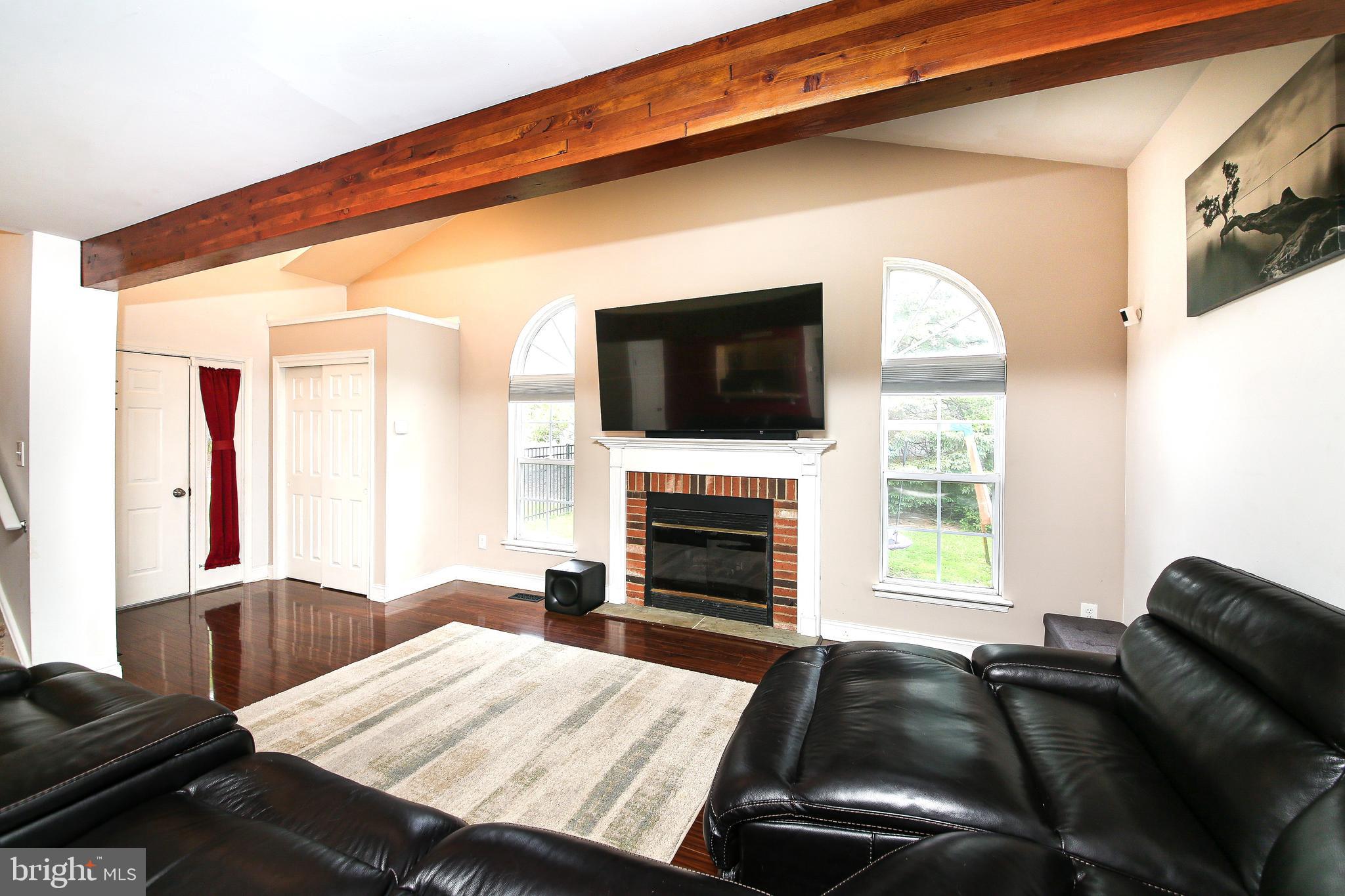 650 Deer Run Road Perkasie, PA 18944 - Photo 4 of 32 Living Room