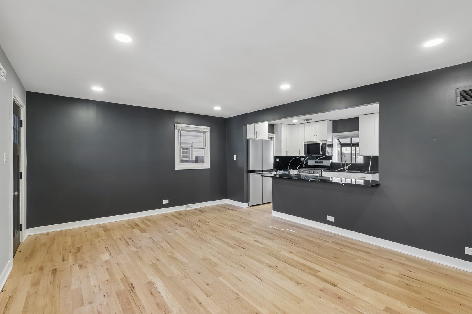 104 East Division Street Lemont, IL 60439 - Photo 8 of 30