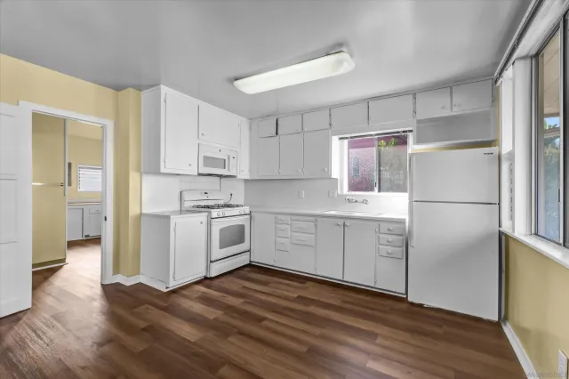 $999,999 | 4927 Ellenwood Drive, Los Angeles, CA 90041