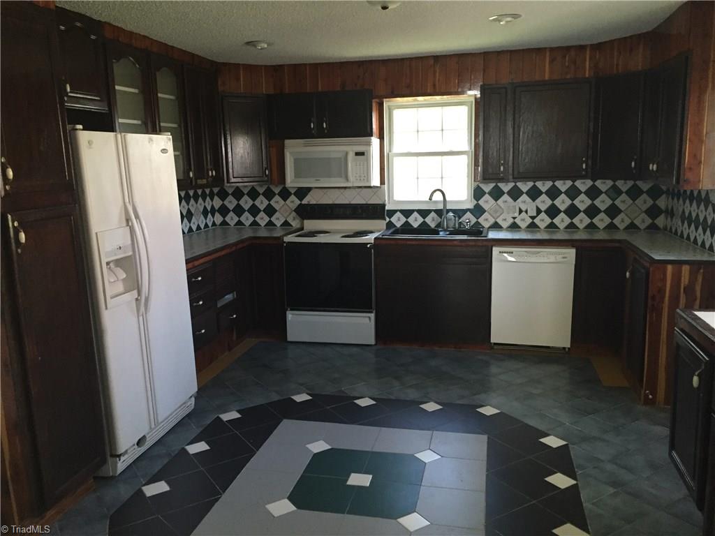 452 Mabe Road Star, NC 27356 - Photo 7 of 24