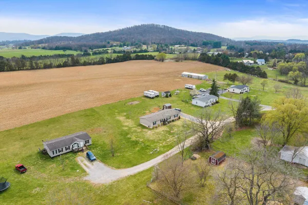 $1,430,000 | 37 Hayfield Lane, Fort Defiance, VA 24437