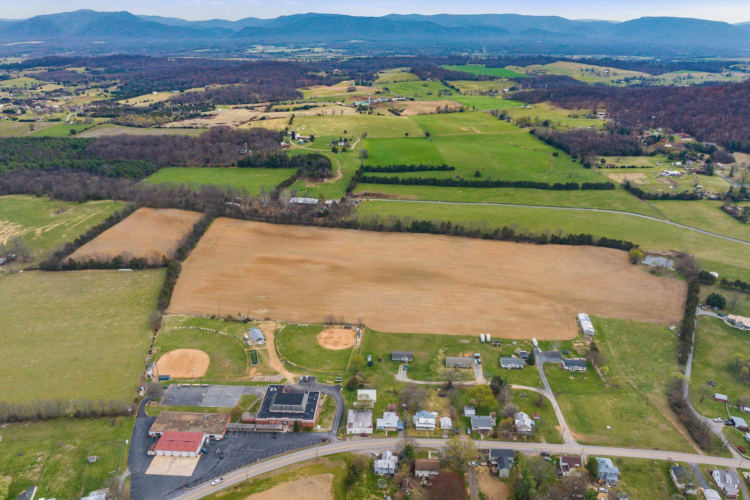 37 Hayfield Lane Fort Defiance, VA 24437 - Photo 3 of 22