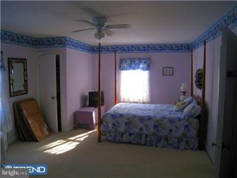 732 Dale Road Huntingdon Valley, PA 19006 - Photo 8 of 12 Bedroom - Main