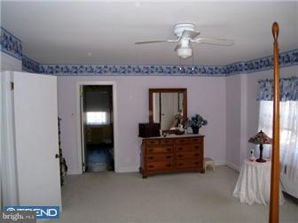 732 Dale Road Huntingdon Valley, PA 19006 - Photo 9 of 12 Bedroom - Main