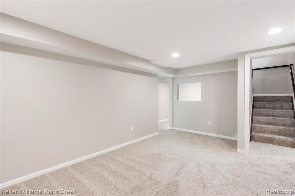 23183 Farmington Road Farmington, MI 48336 - Photo 20 of 24