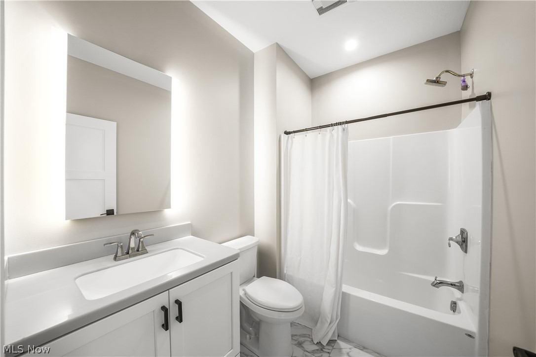 33553 Capel Road Columbia Station, OH 44028 - Photo 35 of 50 2nd floor full bathroom