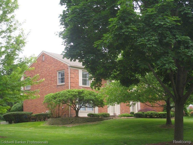 4331 Covered Bridge Road Bloomfield Hills, MI 48302 - Photo 15 of 15 BRICK ALL THE WAY UP