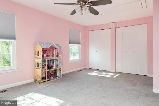 a view of a livingroom with an empty space