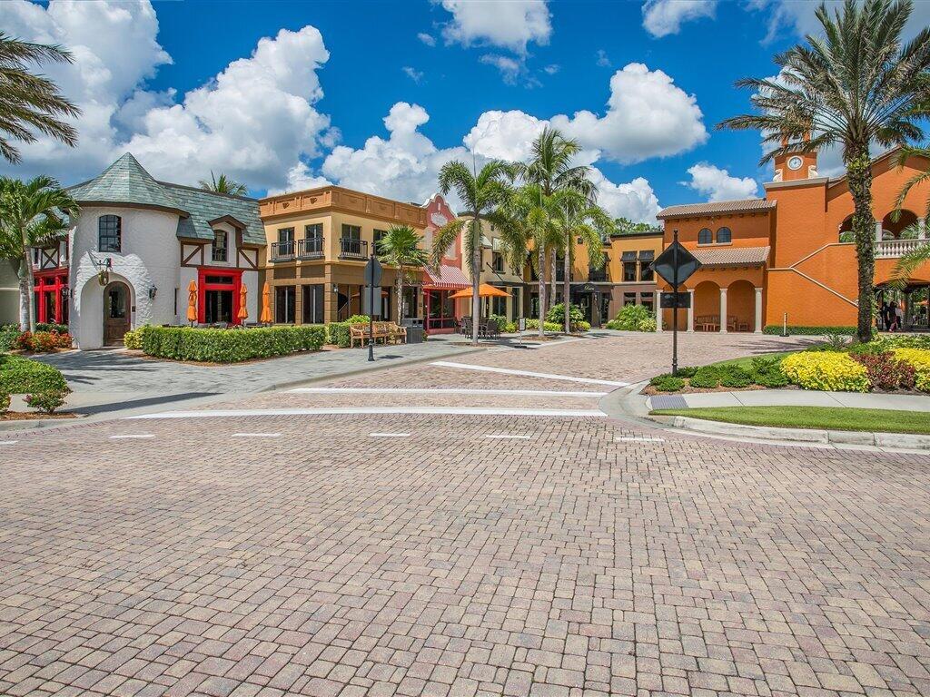 9071 Albion Lane North, Unit 5703 Naples, FL 34113 - Photo 24 of 38 Community Center