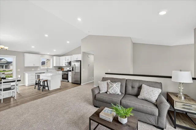 $392,900 | 921 Brandenburg Lane, Waverly, MN 55390