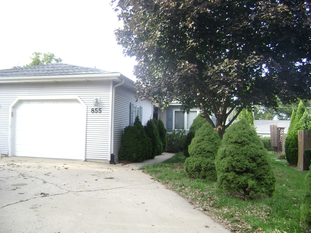 855 Black Road Joliet, IL 60435 - Photo 2 of 20