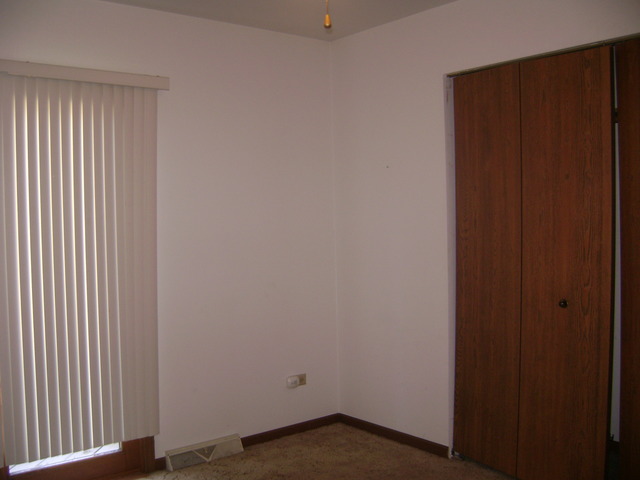 855 Black Road Joliet, IL 60435 - Photo 11 of 20