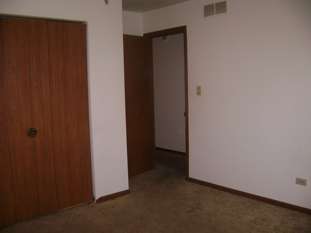 855 Black Road Joliet, IL 60435 - Photo 14 of 20