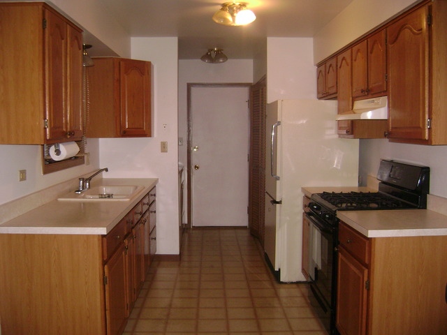 855 Black Road Joliet, IL 60435 - Photo 4 of 20