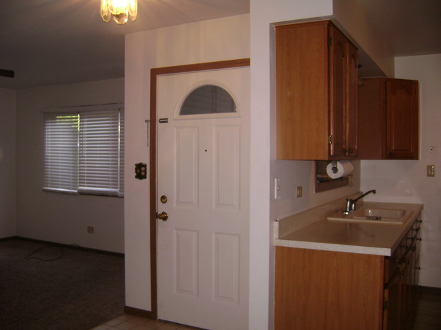855 Black Road Joliet, IL 60435 - Photo 9 of 20