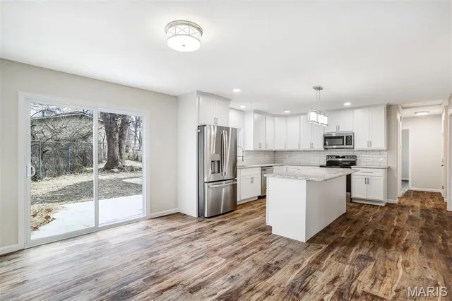 $185,000 | 6904 Frostview Lane, Hazelwood, MO 63042