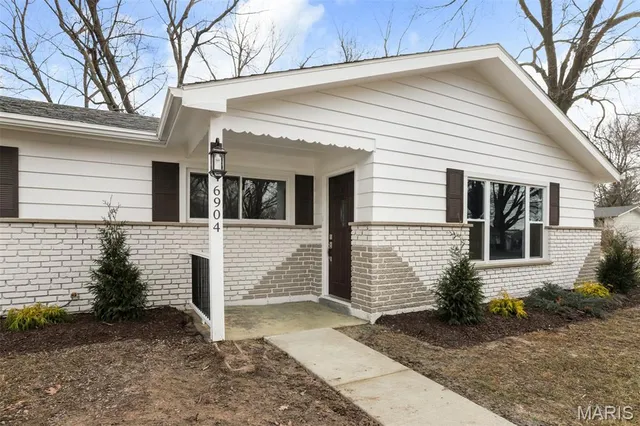 $185,000 | 6904 Frostview Lane, Hazelwood, MO 63042