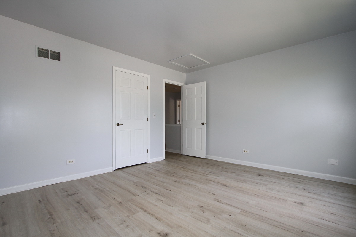 1960 Slippery Rock Road Naperville, IL 60565 - Photo 18 of 22 a view of an empty room