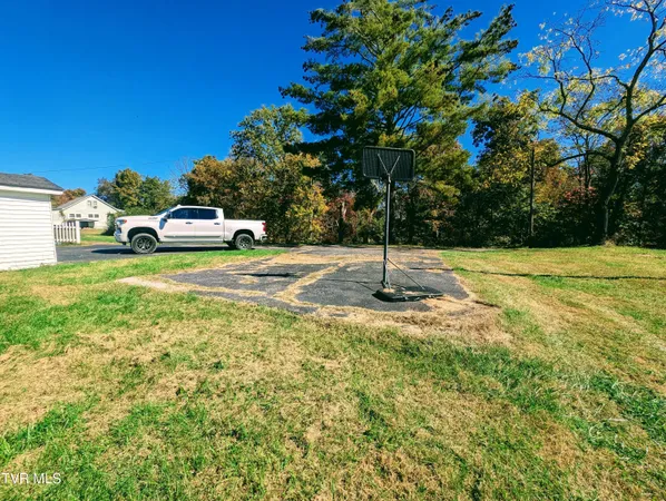 $125,000 | 279 State Rte Road, Clintwood, VA 24228