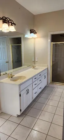 a view of empty room with window