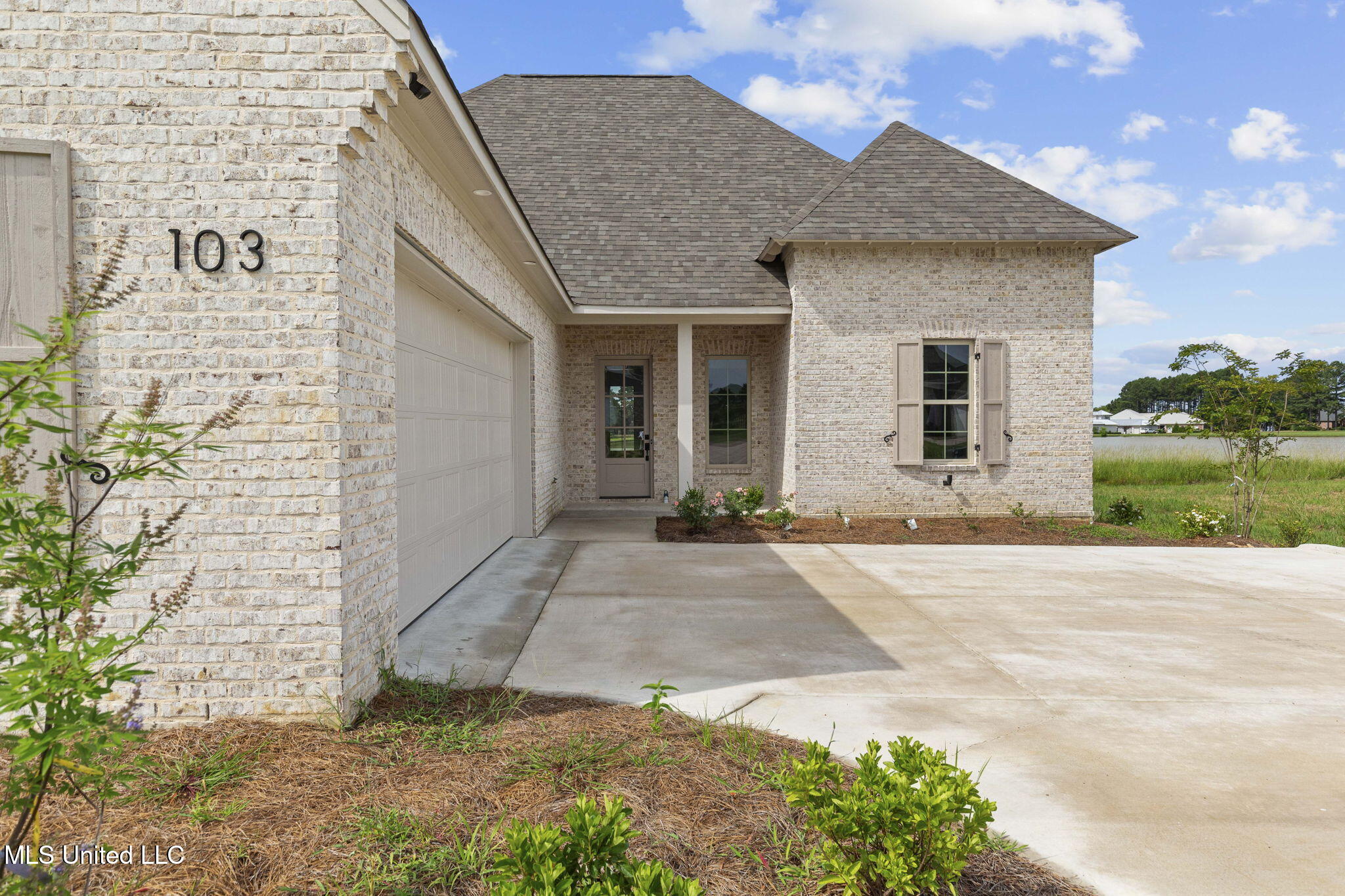 103 Charleston Circle Madison, MS 39110 - Photo 5 of 86 5-web-or-mls-103 Charleston Cv-5