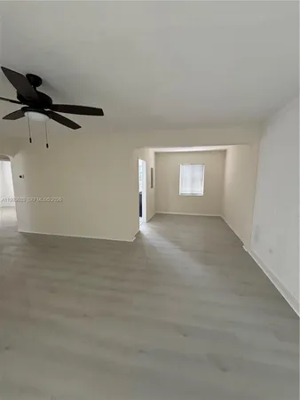 $2,800 | 8530 Crespi Boulevard, Unit 8520, Miami Beach, FL 33141