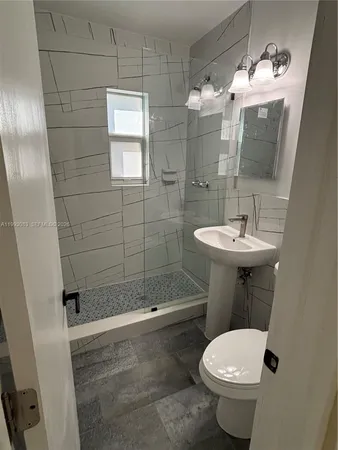 $2,800 | 8530 Crespi Boulevard, Unit 8520, Miami Beach, FL 33141