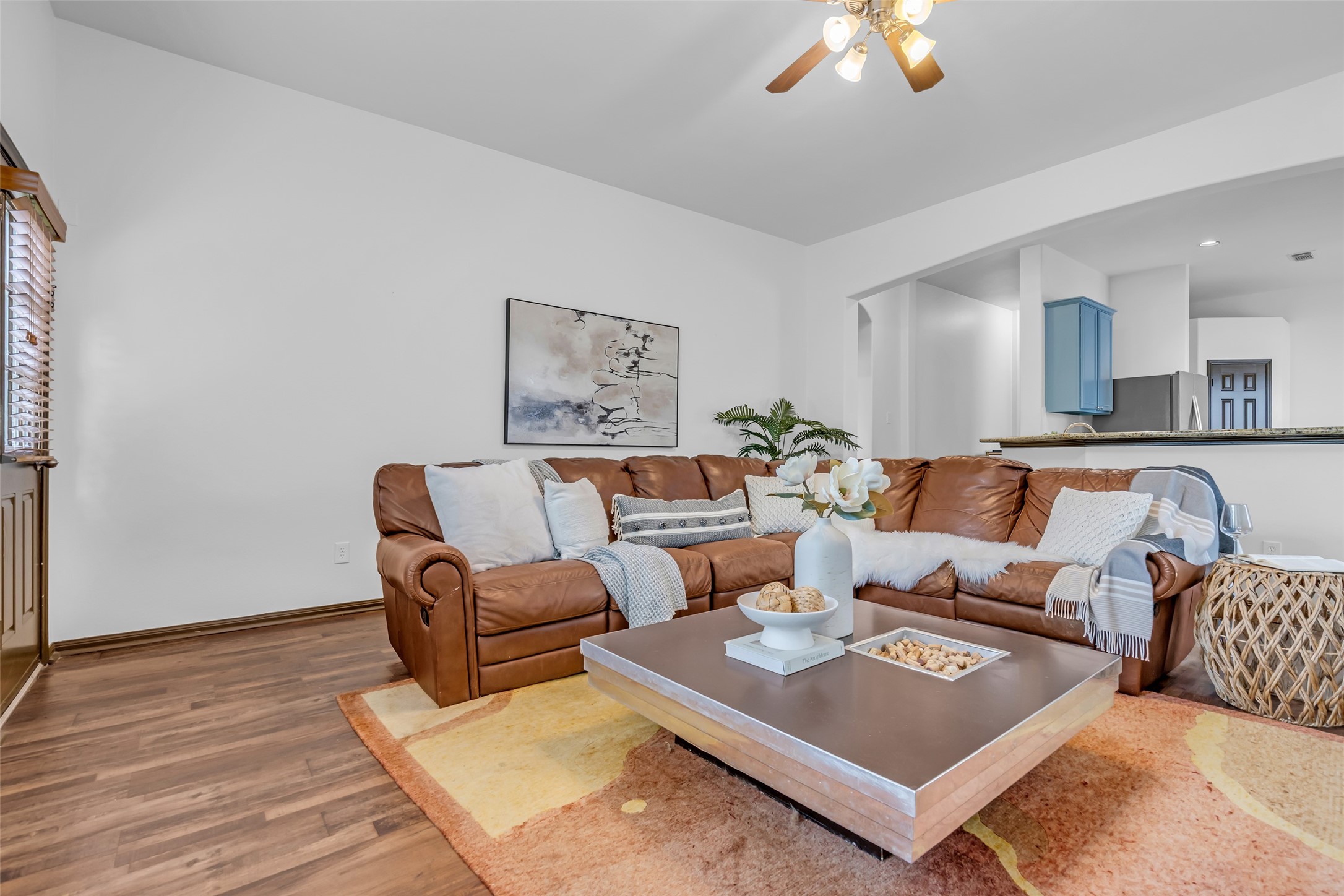134 South Star Ridge Circle The Woodlands, TX 77382 - Photo 14 of 29 a living room with furniture rug and wooden floor