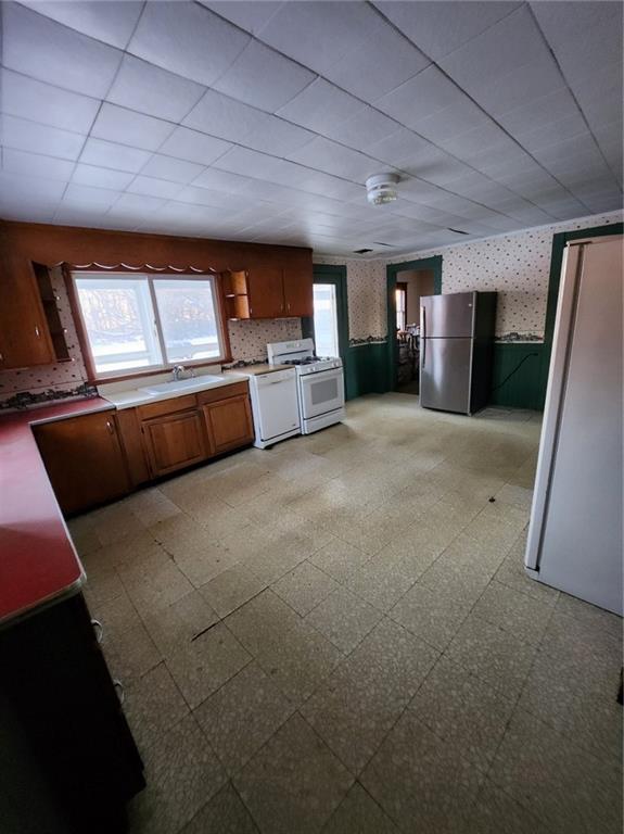 364 Kinsman Road Jamestown, PA 16134 - Photo 6 of 22 a view of parking area