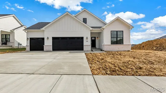 $645,000 | 149 Hvn Rdg Court, Dardenne Prairie, MO 63368
