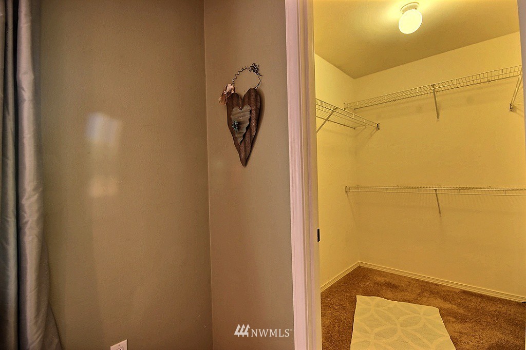 1008 Sunset Boulevard Northeast, Unit A Renton, WA 98056 - Photo 14 of 19 Gallery Image 14