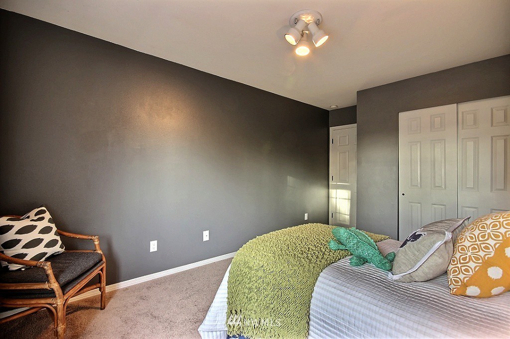 1008 Sunset Boulevard Northeast, Unit A Renton, WA 98056 - Photo 16 of 19 Gallery Image 16