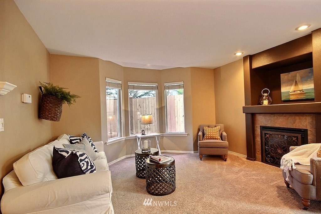 1008 Sunset Boulevard Northeast, Unit A Renton, WA 98056 - Photo 8 of 19 Gallery Image 8
