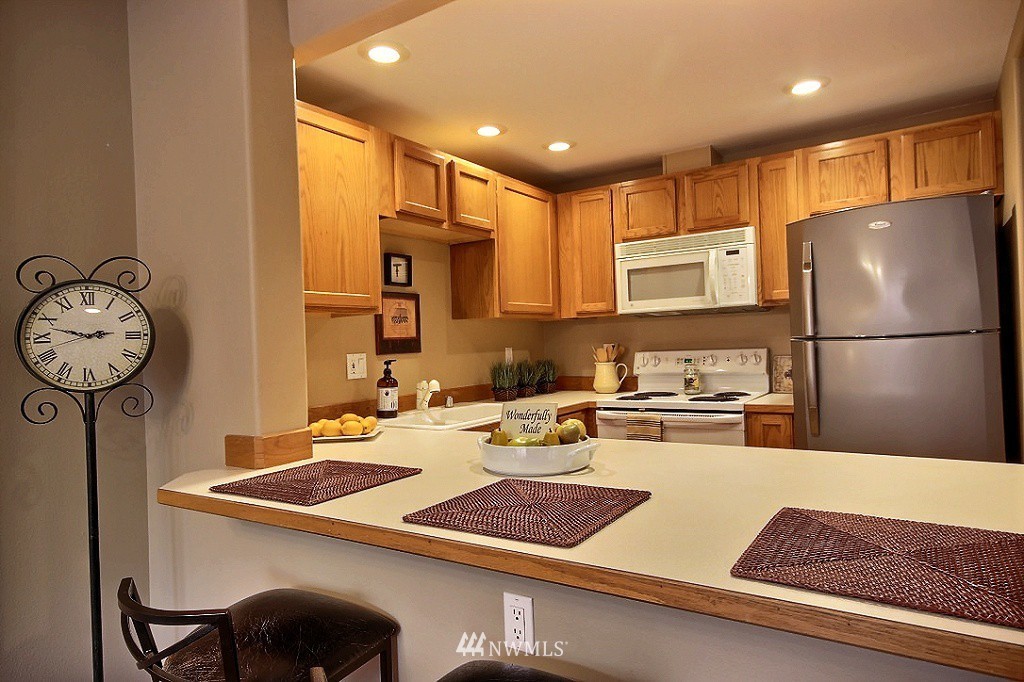1008 Sunset Boulevard Northeast, Unit A Renton, WA 98056 - Photo 9 of 19 Gallery Image 9