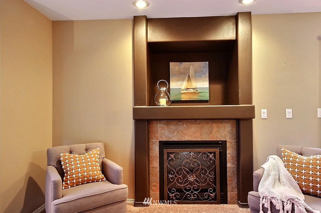 1008 Sunset Boulevard Northeast, Unit A Renton, WA 98056 - Photo 10 of 19 Gallery Image 10